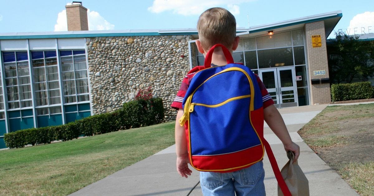 Teacher left in tears in front of class after young boy's heartbreaking food question shows reality