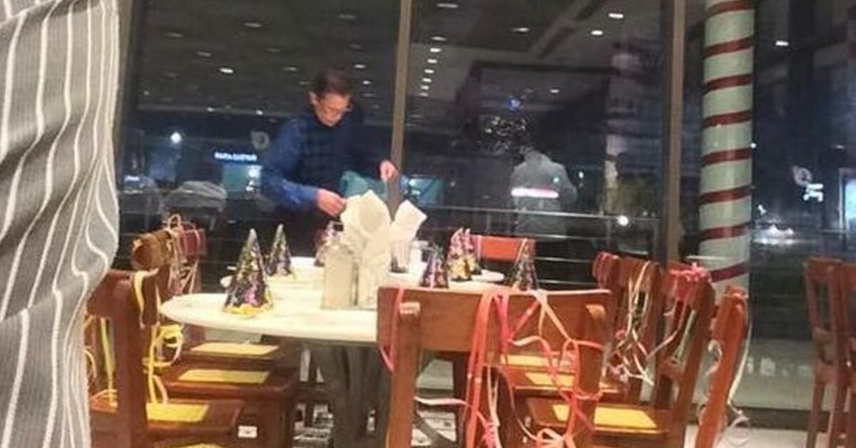 Old man cries after family refuse to attend his birthday – so strangers celebrate with him instead