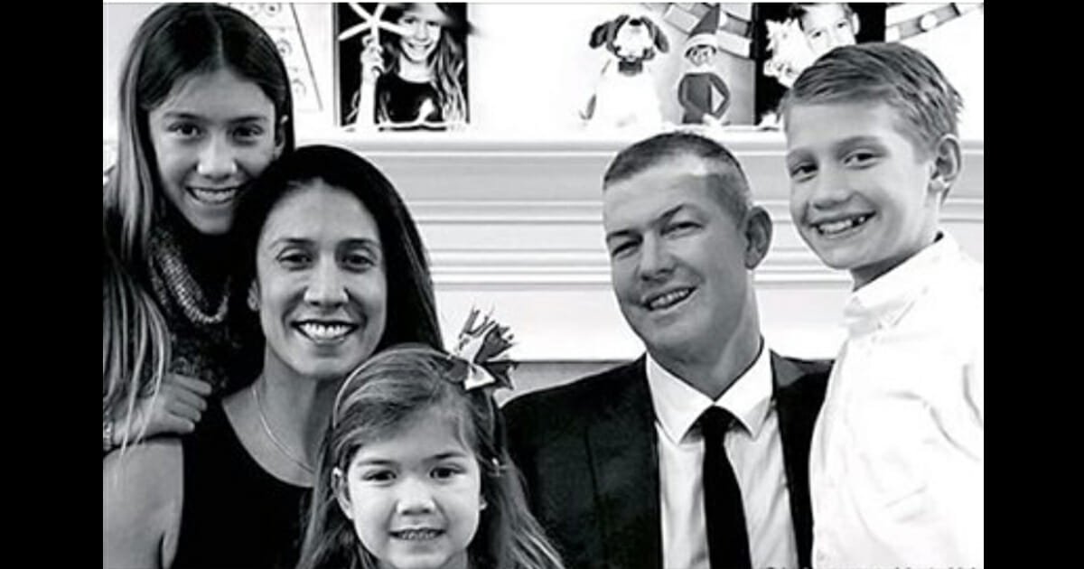 Husband of coach who died alongside Kobe Bryant breaks down: "I got 3 small kids and no mom"