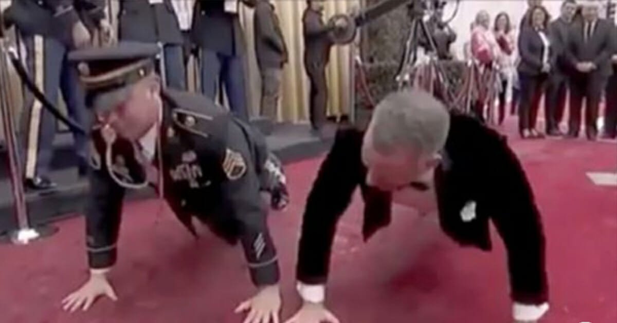 Tom Hanks drops down on Oscars red carpet with US Army sergeant, has soldiers cheering him on